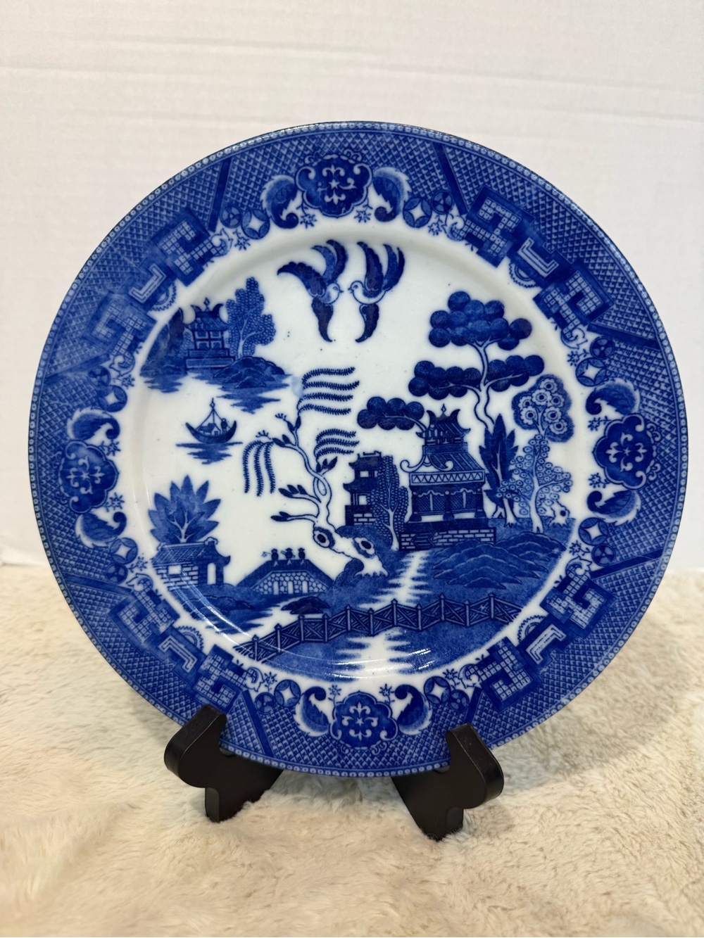 Mid Century 9” Chinoiserie Blue Willow plate
